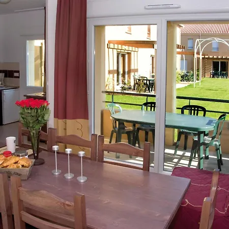 Appartement Cosy Wellness Retreat With Balcony